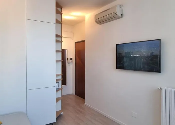 Apartament Luminoso Monolocale Mm3 Dergano Sky Legnone *