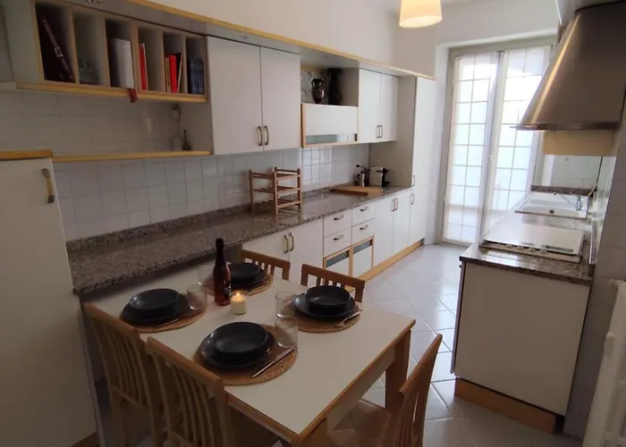 Costanza In Giallo Apartman