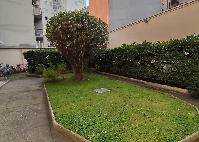 Costanza In Giallo Milánó