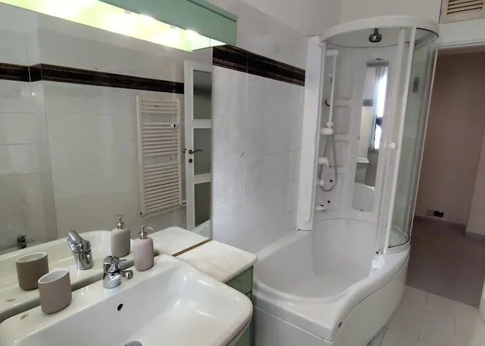 Costanza In Giallo Apartman