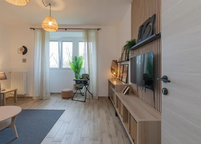 Metro Line 1 Free Parking *