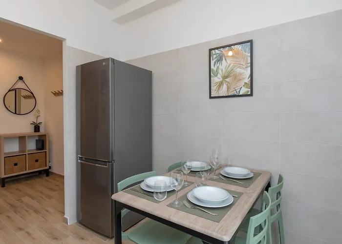 Metro Line 1 Free Parking Milánó