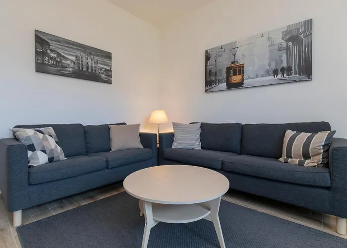 Metro Line 1 Free Parking Milánó