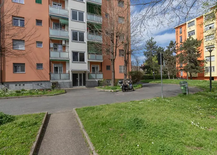 Metro Line 1 Free Parking *