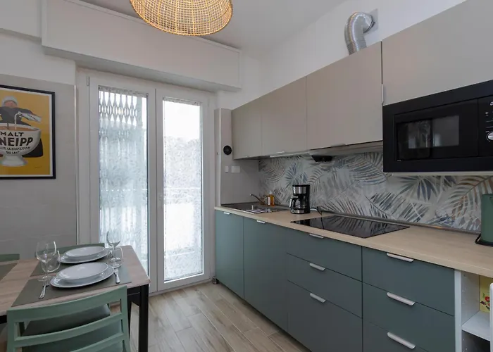 Metro Line 1 Free Parking