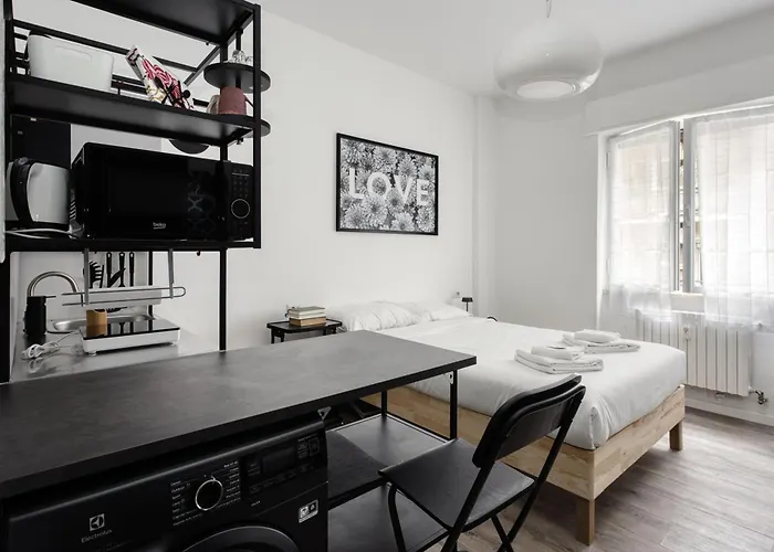 Joivy Elegant Double Near Subway Station