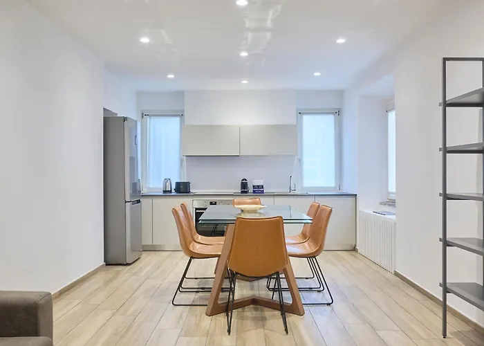 Retreats Duomo Апартаменты Милан