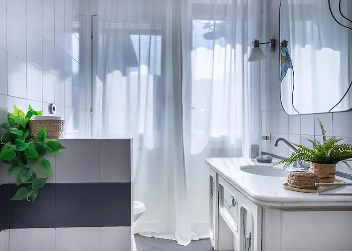 Ampio Ed Elegante - 2 E 2 Bagni