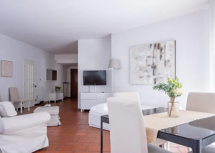 Ampio Ed Elegante - 2 E 2 Bagni *