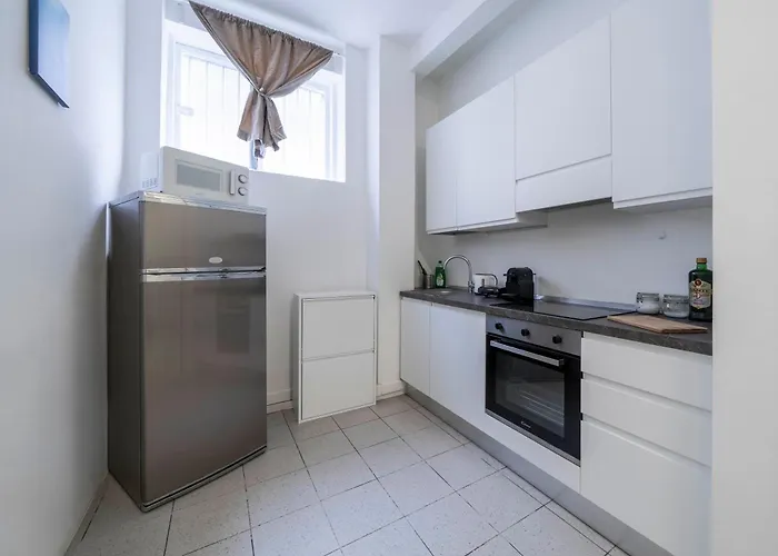 Duomo 10 Min - Spacious In The Heart Of - Wifi Apartment *