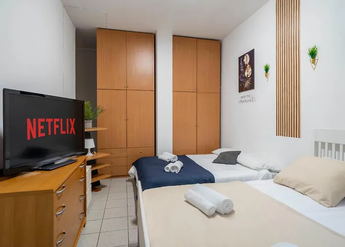 Duomo 10 Min - Spacious In The Heart Of - Wifi شقة *