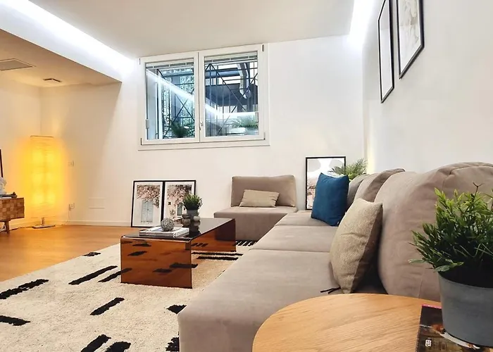 Citylife 6 Guests - Xl Living And 2 Baths *