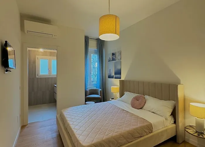 - - Life - Апартаменты Милан