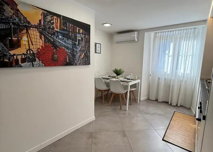 Comfort Loft - 3 Bedrooms, 3 Baths, Fast Wi-fi Daire Milano