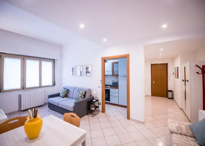 Apartament Metro 4 - Grazioso Bilocale Accogliente *