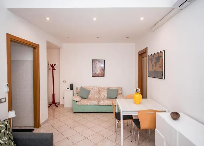 Metro 4 - Grazioso Bilocale Accogliente 公寓 米兰