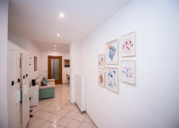 Metro 4 - Grazioso Bilocale Accogliente 公寓