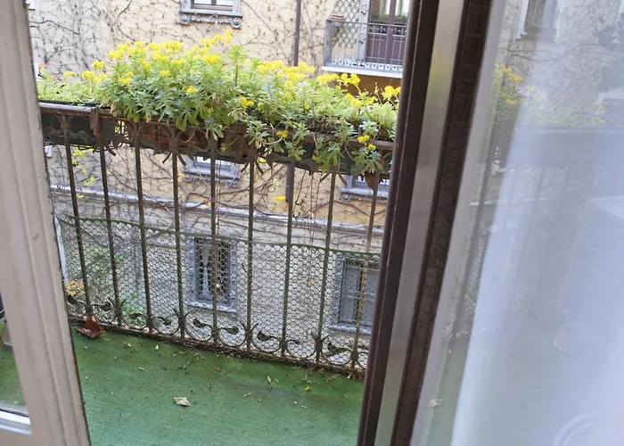 Splendido Quadrilocale Liberty In Porta Venezia *