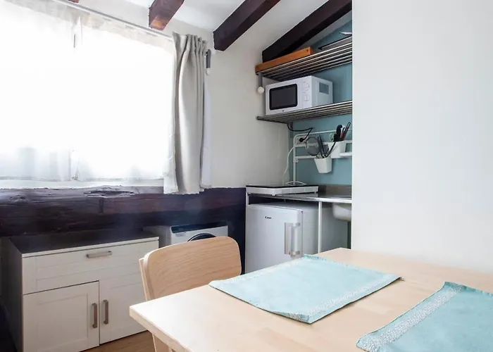 Apartament Cozy Near *