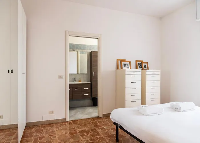 Youhosty - Da Cermenate 12 *