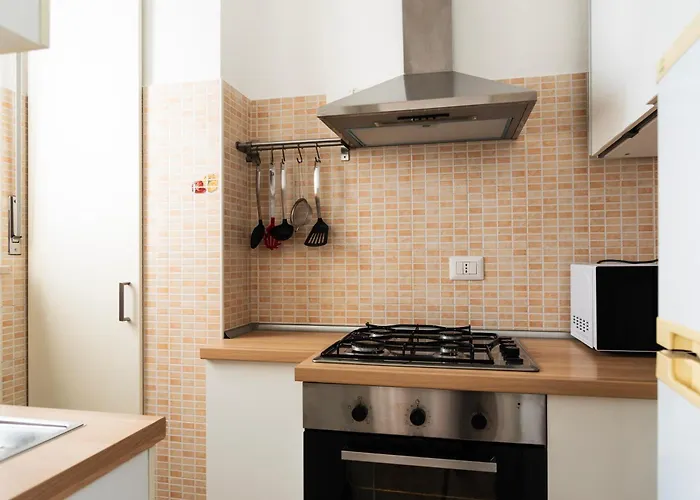 Youhosty - Da Cermenate 12