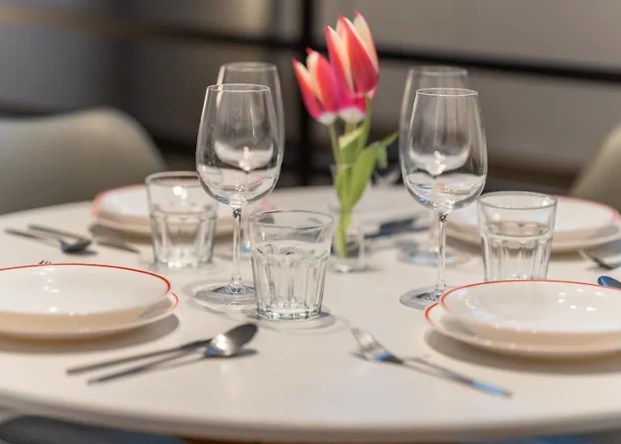 Starlike - Accogliente Nuovo * Milán