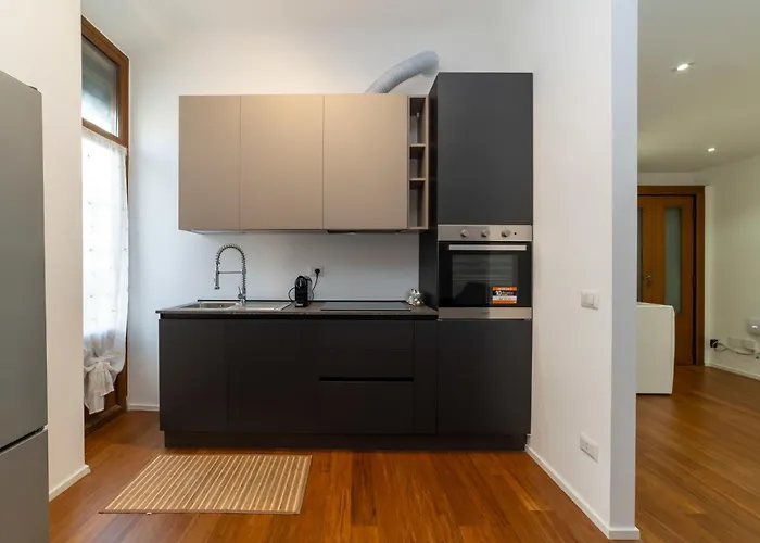 Moderno Bilocale Vicino Aeroporto Linate Self Check-in 24h & Wifi Veloce *