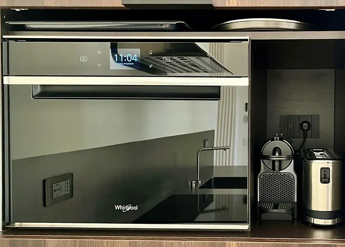 Appartement Morozzo1939 - An Authentic Milanese Home, Near Duomo Milaan