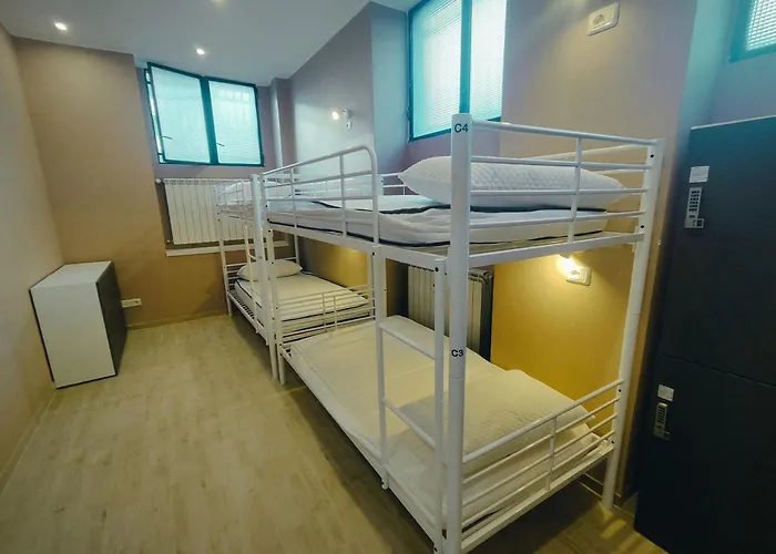 Cinhouse Auberge de jeunesse *