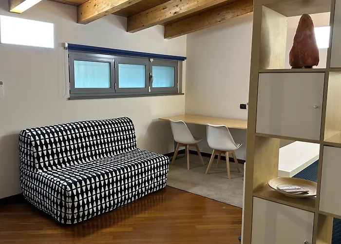 Casa Di Chloe - A Pochi Passi Dai Navigli Bocconi-naba-iulm -raggiungile Il Duomo A Piedi Daire *