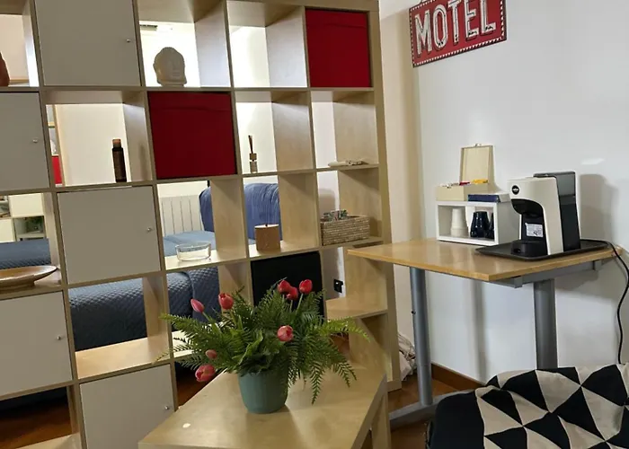 Apartment Casa Di Chloe - A Pochi Passi Dai Navigli Bocconi-naba-iulm -raggiungile Il Duomo A Piedi *