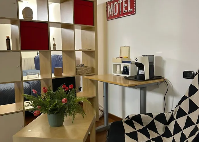 Casa Di Chloe - A Pochi Passi Dai Navigli Bocconi-naba-iulm -raggiungile Il Duomo A Piedi *