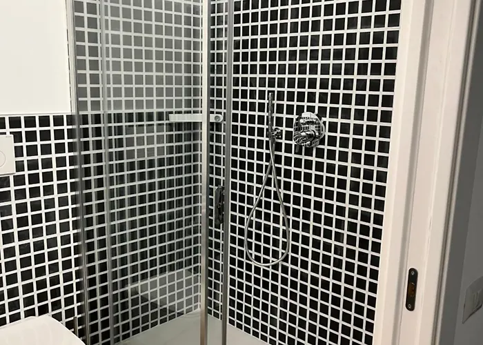 アパート Fifty Eight Repubblica Three Bedrooms ミラノ