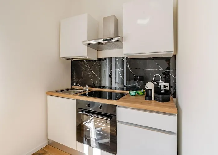 - A Pochi Passi Dalla Stazione Apartamento