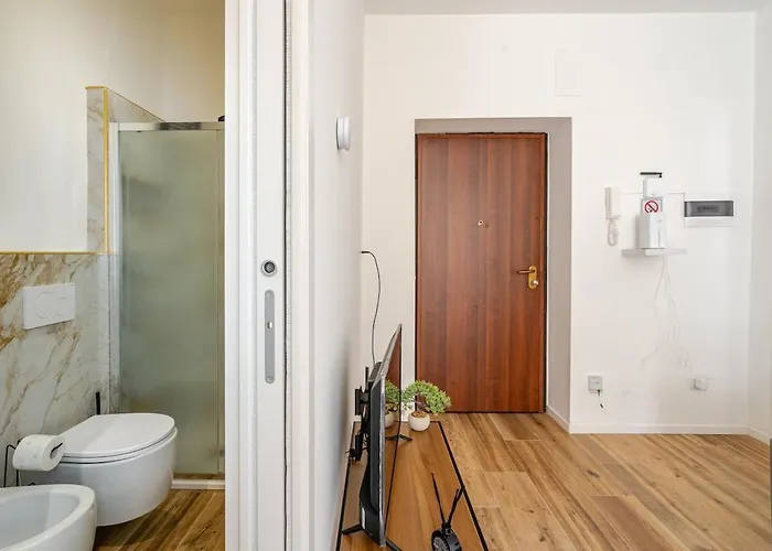 - A Pochi Passi Dalla Stazione Apartamento *