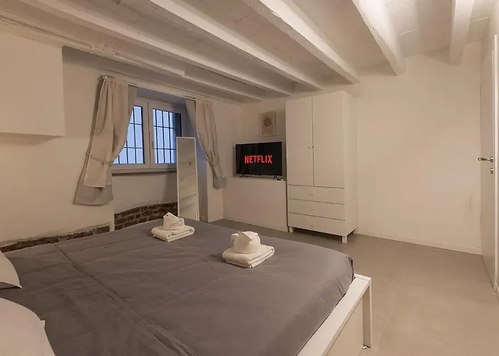 شقة 2 Bedrooms De Angeli - 20 Minuti Dal Salone Del Mobile *
