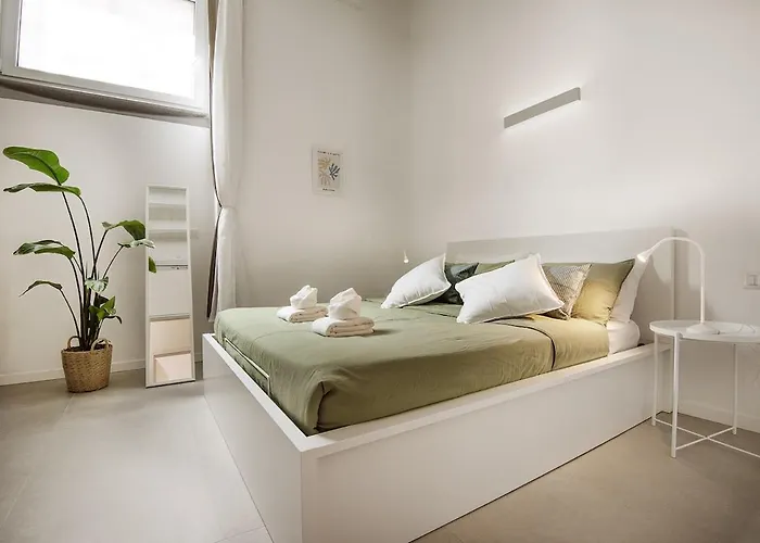 شقة 2 Bedrooms De Angeli - 20 Minuti Dal Salone Del Mobile *