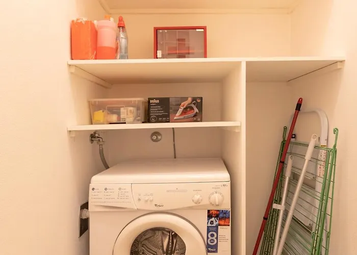 One Bedroom Of Comfort And Style In The Heart Of Apartmán