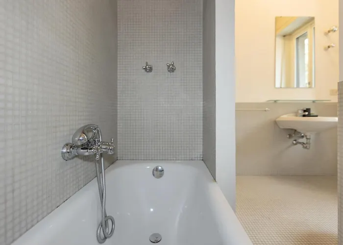One Bedroom Of Comfort And Style In The Heart Of Milan