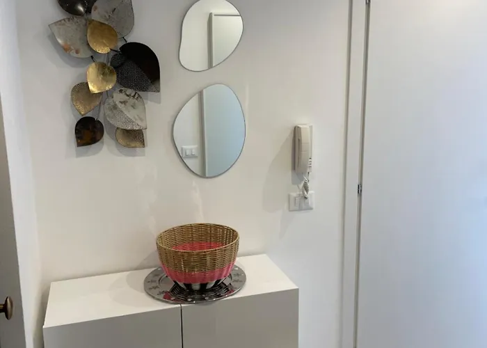 New 2 Bedroom In Navigli With A Great View! Lejlighed Milano