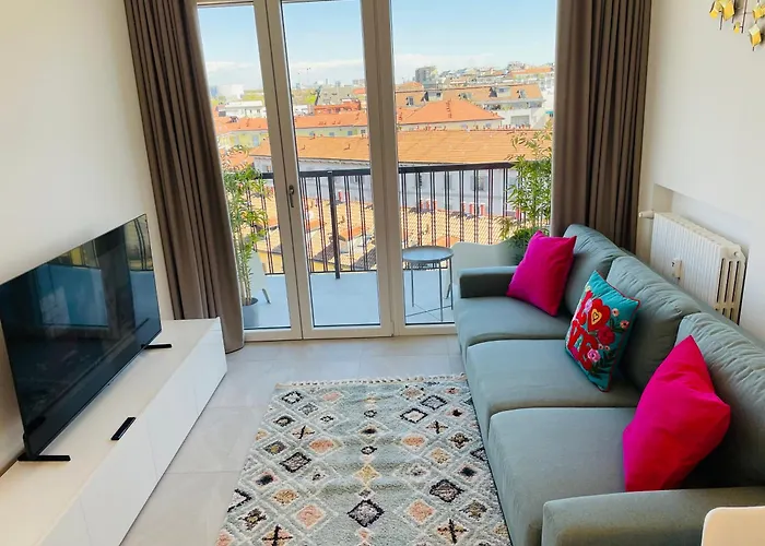 New 2 Bedroom In Navigli With A Great View! Milano