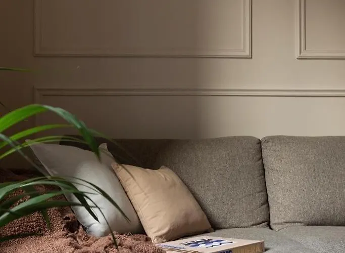 Stile Ed Eleganza Fra Stazione E Posta Venezia * Milán