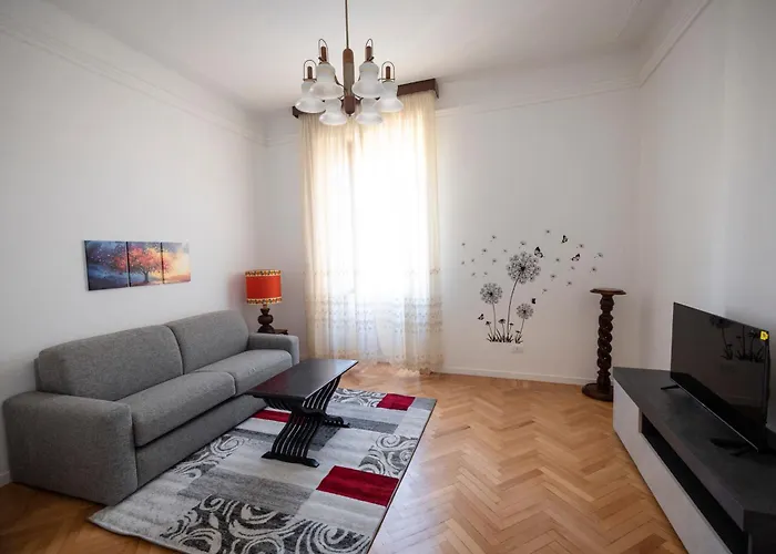 Moderno Trilocale In Zona Navigli Mediolan