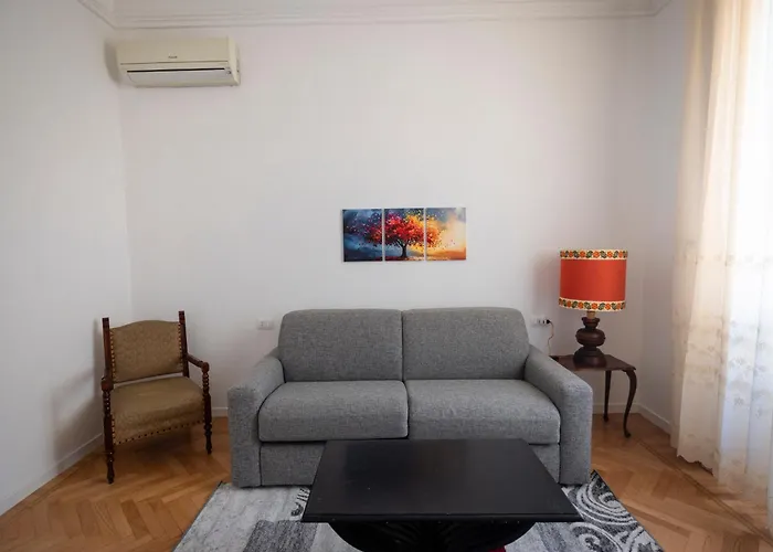 Moderno Trilocale In Zona Navigli Apartament