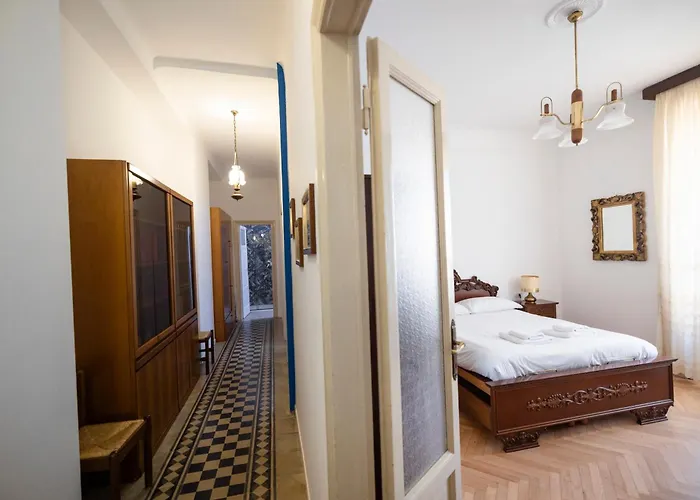 Moderno Trilocale In Zona Navigli Mediolan