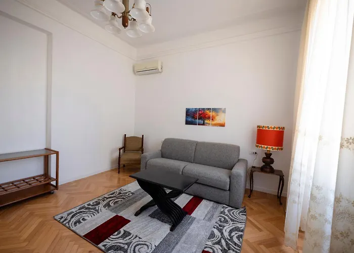 Apartament Moderno Trilocale In Zona Navigli