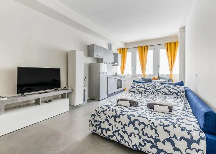 Διαμέρισμα 15 Minuti Dal Duomo - Metro A 2 Passi *