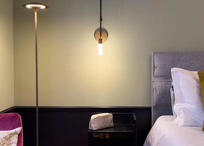 Guesthost - Brera Exclusive And