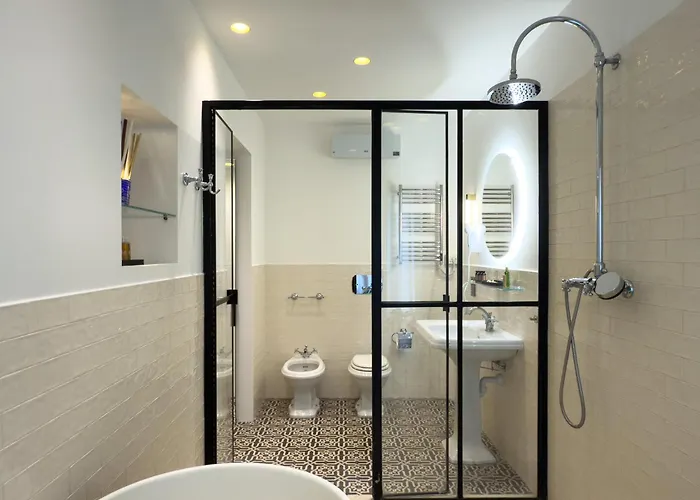 Guesthost - Brera Exclusive And 3* ミラノ