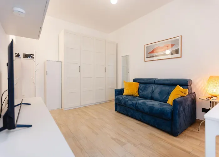 Bacio Di Velluto Vicino Metro * Milán